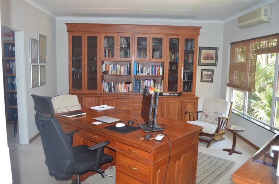 5 Bedroom Property for Sale in Wilkoppies North West